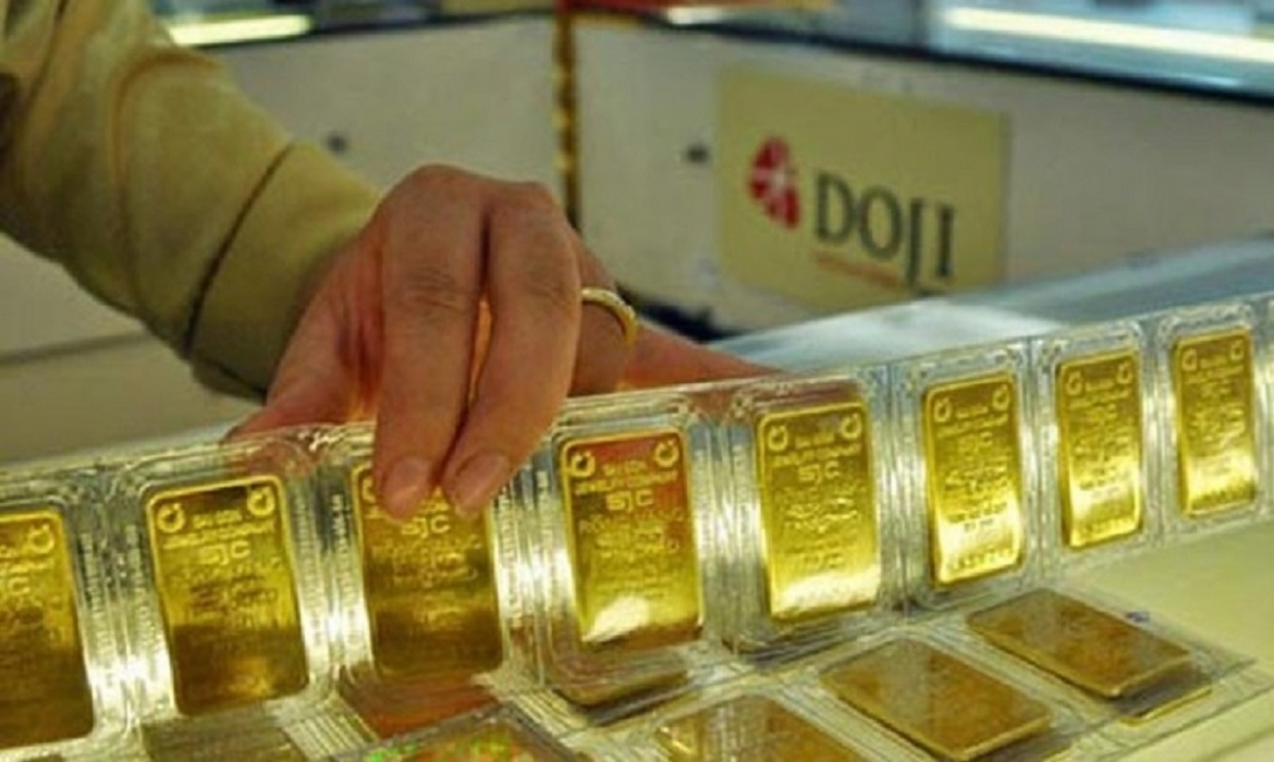 Giá vàng hôm nay 24/8: Vàng thế giới vượt mốc 4.600 USD/ounce